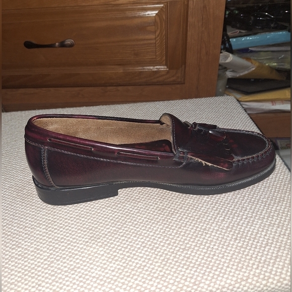 Classic Bass Burgundy QuimbyTassel Loafers for Men In A Size 13M. EUC. main image 12